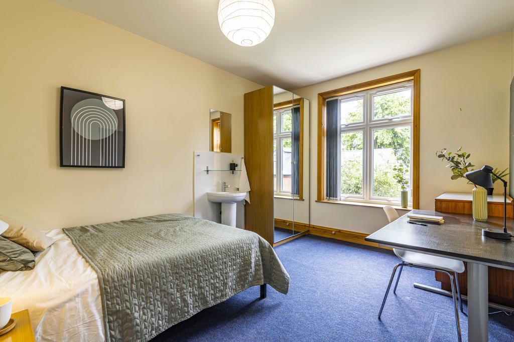 28 Rolleston Drive-24