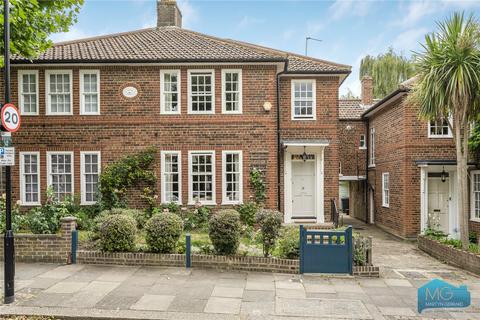 28 Leaside Avenue, London, N10 3BU