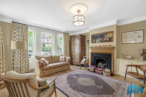 28 Leaside Avenue, London, N10 3BU