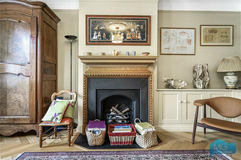 28 Leaside Avenue, London, N10 3BU