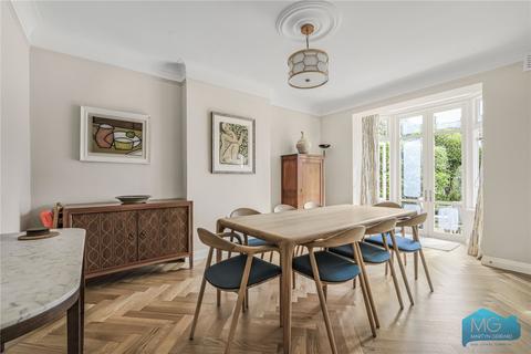 28 Leaside Avenue, London, N10 3BU