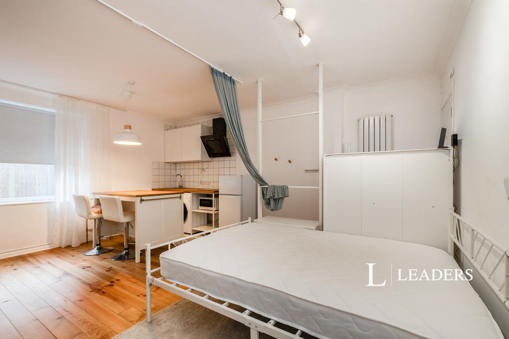 Apartment in Bournemouth - View 3