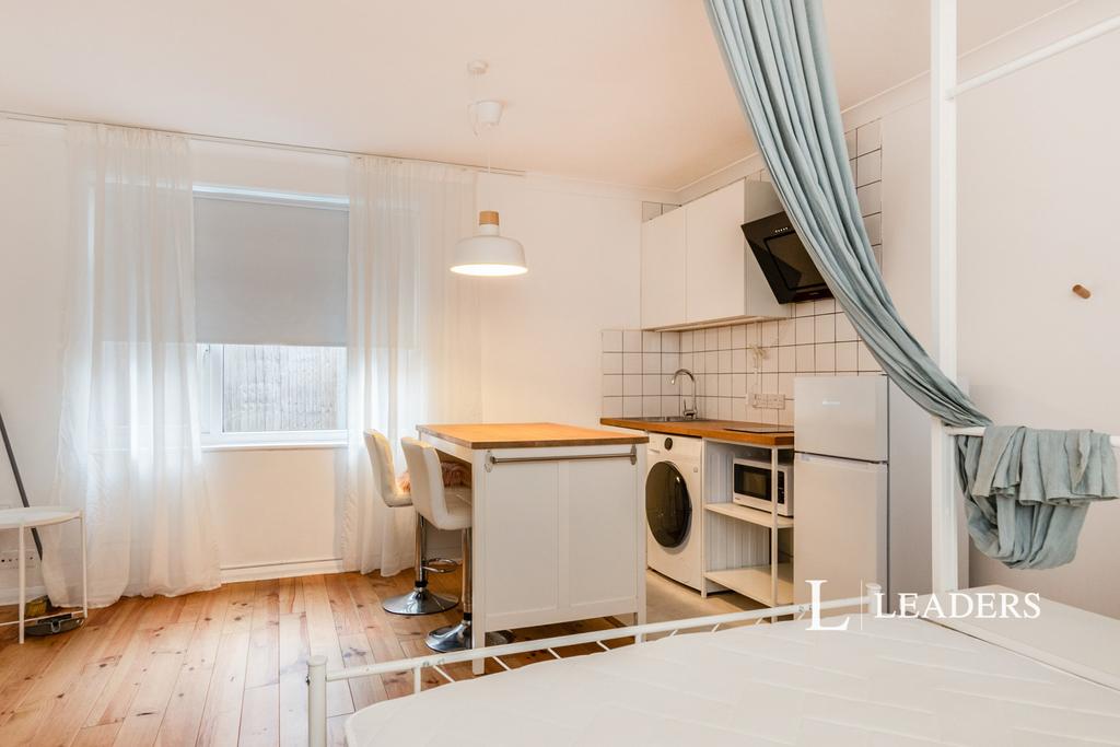 Apartment in Bournemouth - View 5