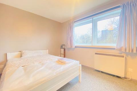 undefined, Woodcroft Flats, 10 Chepstow Road, CR0