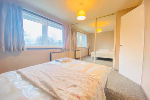 undefined, Woodcroft Flats, 10 Chepstow Road, CR0