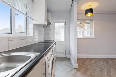 2 bedroom flat for sale, Boston Manor Road, London, TW8