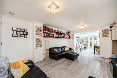 undefined, Heton Gardens, London NW4
