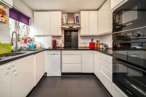 25 Heton Gardens, London, NW4 4XS