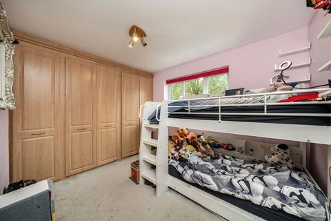 25 Heton Gardens, London, NW4 4XS