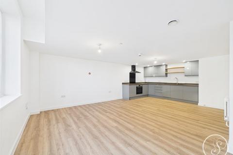 2 bedroom flat for sale, The Bank, The Headrow, Leeds
