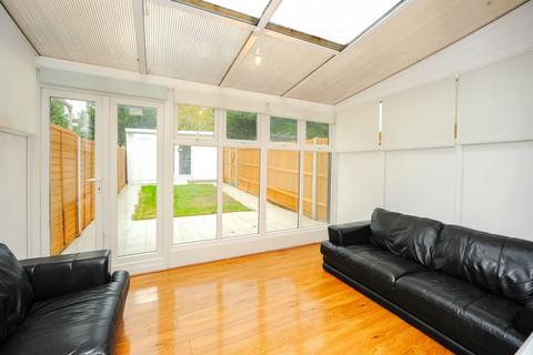 2 bedroom end of terrace house for sale, Chelston Road, Ruislip, HA4