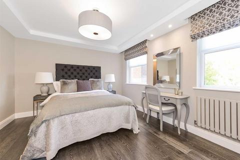 3 bedroom apartment to rent, Boydell Court, St John's Wood Park NW8