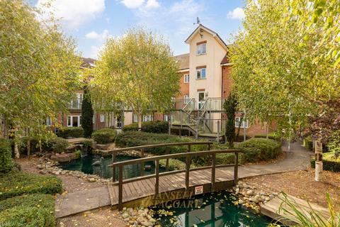 Lumley Road, Horley RH6