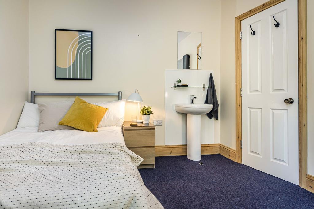 Bedroom (9)