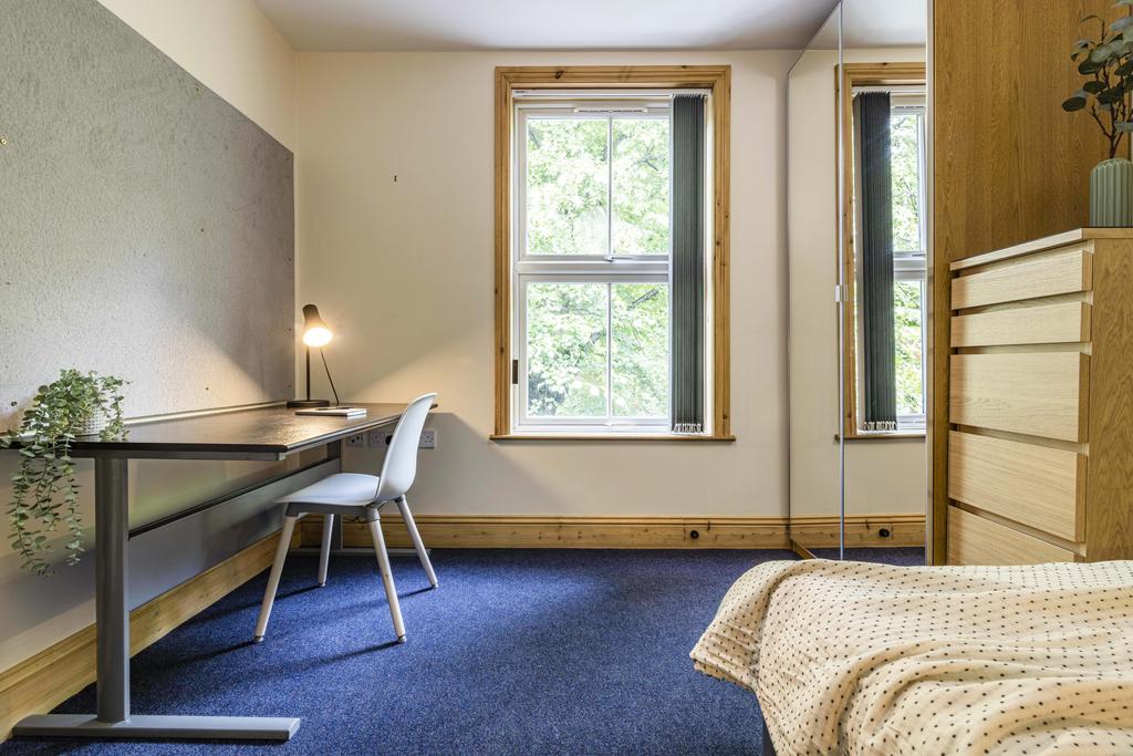 Bedroom (10)