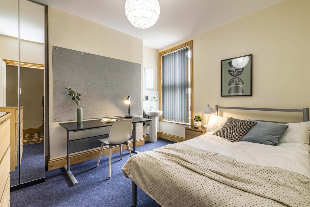 Bedroom (2)