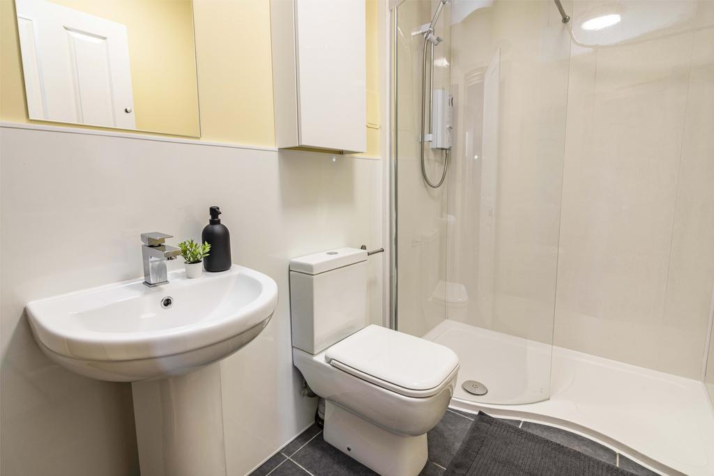 Bathroom - Main Phot