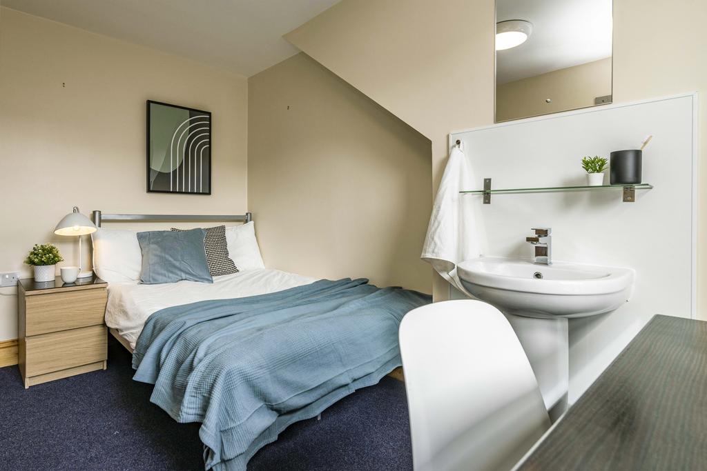 Bedroom (4)