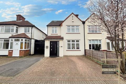4 bedroom semi-detached house for sale, Dorset Waye, HOUNSLOW TW5