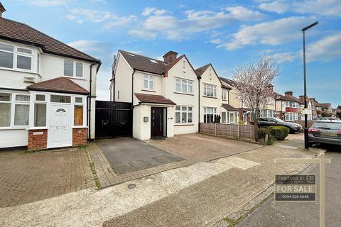 4 bedroom semi-detached house for sale, Dorset Waye, HOUNSLOW TW5