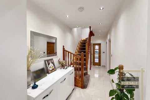 4 bedroom semi-detached house for sale, Dorset Waye, HOUNSLOW TW5