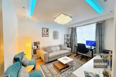 4 bedroom semi-detached house for sale, Dorset Waye, HOUNSLOW TW5