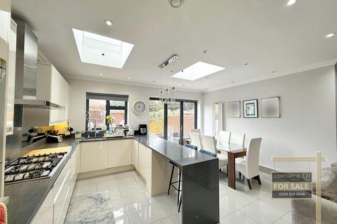 4 bedroom semi-detached house for sale, Dorset Waye, HOUNSLOW TW5
