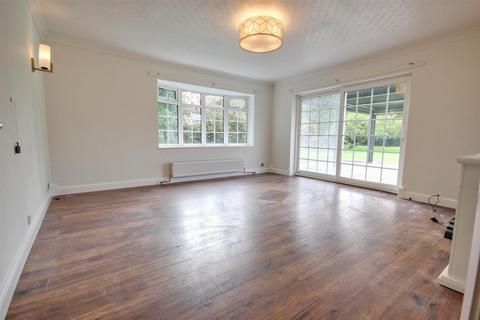 4 bedroom house to rent, Main Street, Hotham, York