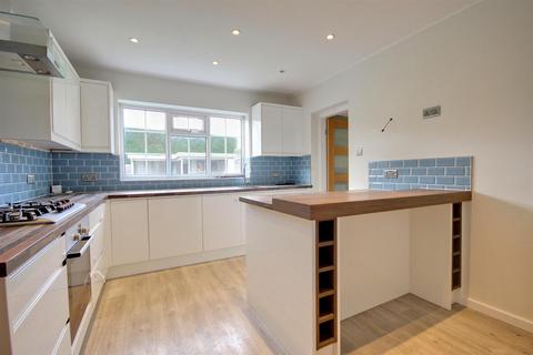 4 bedroom house to rent, Main Street, Hotham, York
