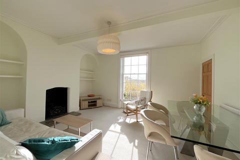 undefined, 2 Upper Cape, Warwick