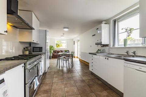 6 bedroom house to rent, Seely Road, Nottingham NG7