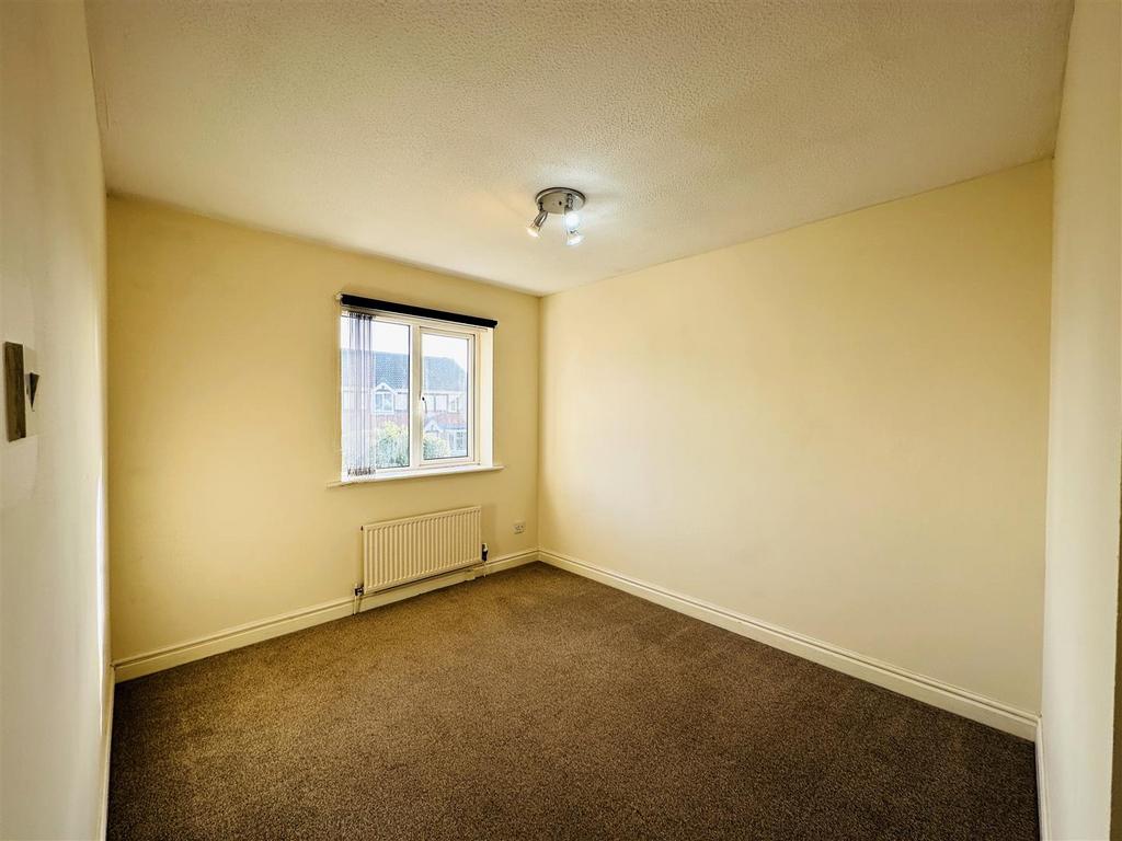 Bed 2.jpg