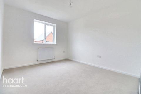 3 bedroom terraced house for sale, Somerset Drive, Peterborough