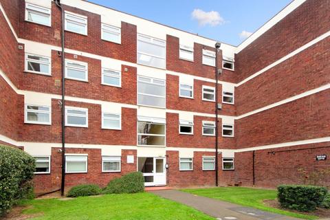 2 bedroom apartment for sale, Oak Tree Close, W5