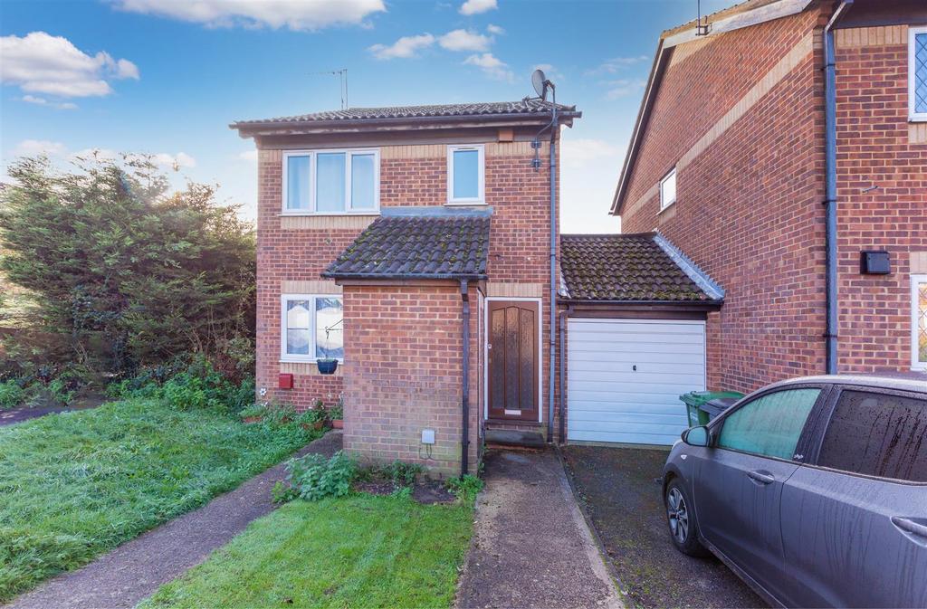 16 Hardy Close-02.jpg