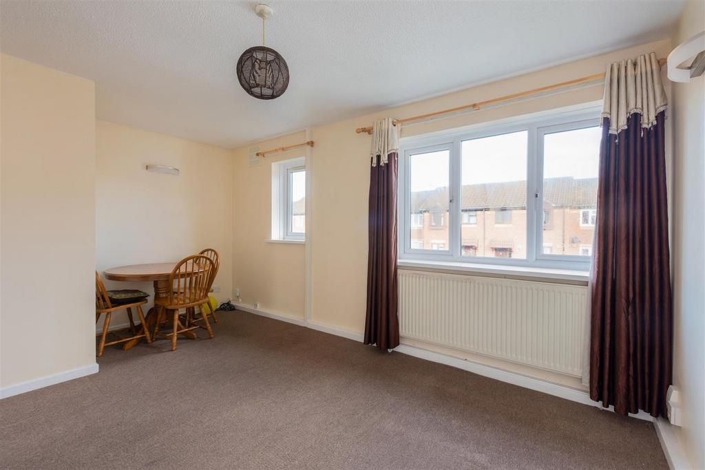 16 Hardy Close-03.jpg
