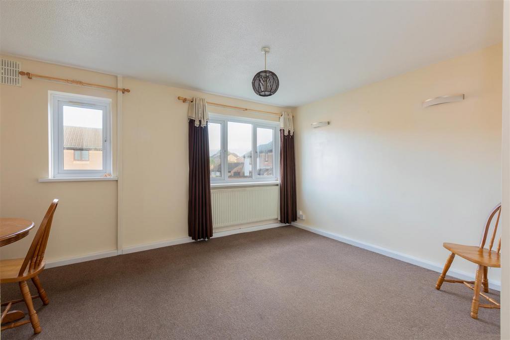 16 Hardy Close-04.jpg