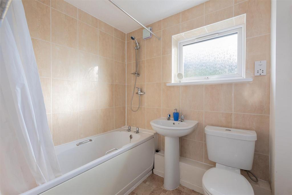 16 Hardy Close-08.jpg