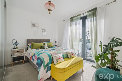 1 bedroom flat for sale, Studio Way, Borehamwood WD6