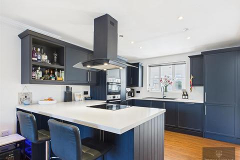 4 bedroom link detached house for sale, Allen Way, Springfield, Chelmsford