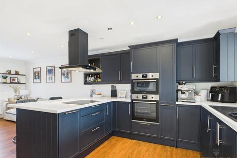 4 bedroom link detached house for sale, Allen Way, Springfield, Chelmsford