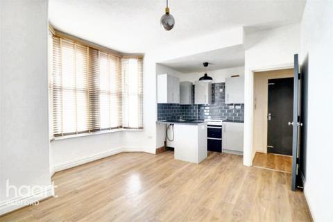 1 bedroom flat for sale, Shakespeare Road, Bedford