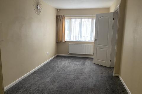 4 bedroom detached house to rent, Robsons Drive, Huddersfield HD5