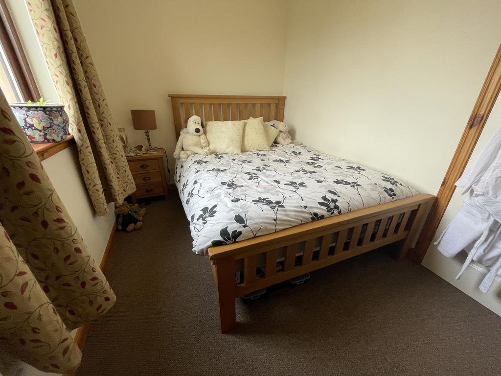 Bedroom 2a.JPG