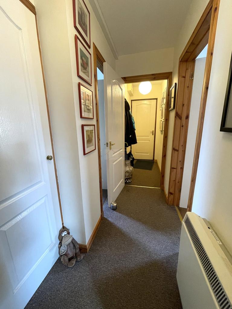 Hallway b.JPG