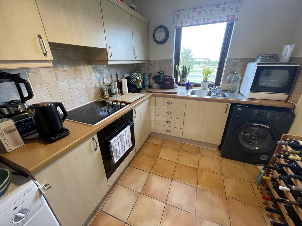 Kitchen b.JPG