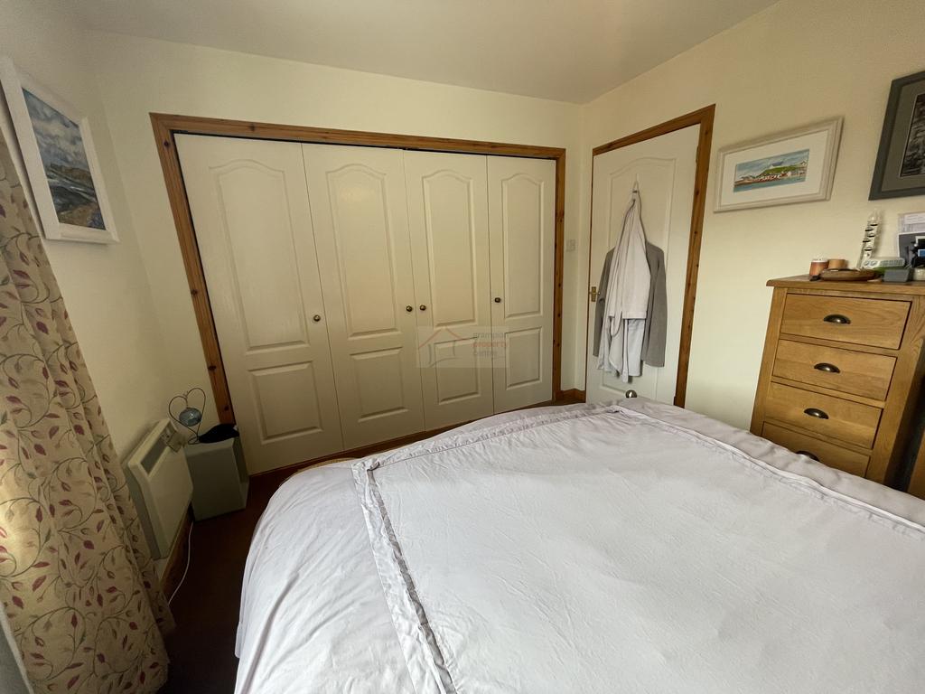 Bedroom 1b.JPG