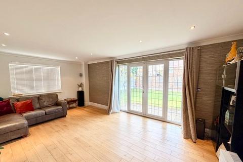 3 bedroom detached house to rent, Crossways, Shenfield, Brentwood