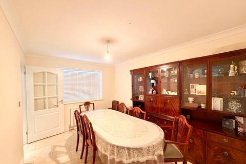 3 bedroom detached house to rent, Crossways, Shenfield, Brentwood