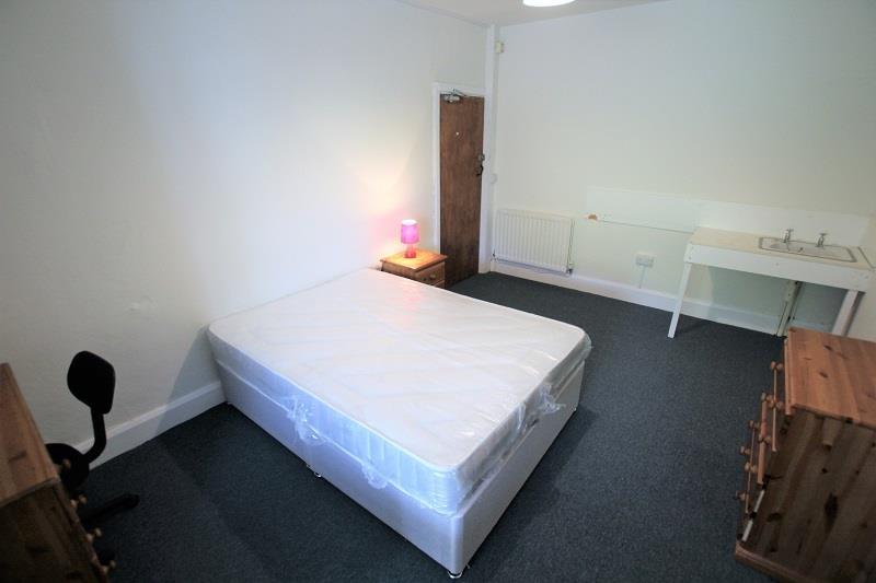 P1104 B5.jpg